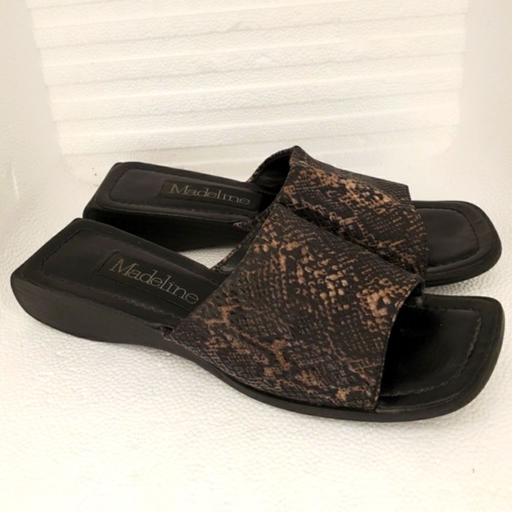 Vintage Madeline snake print lass slip on sandals